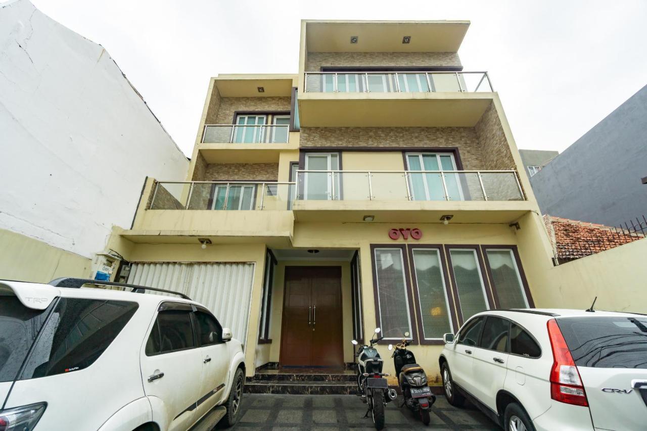Oyo 2357 Syariah Grand Raudhah Hotel Jakarta Exterior photo