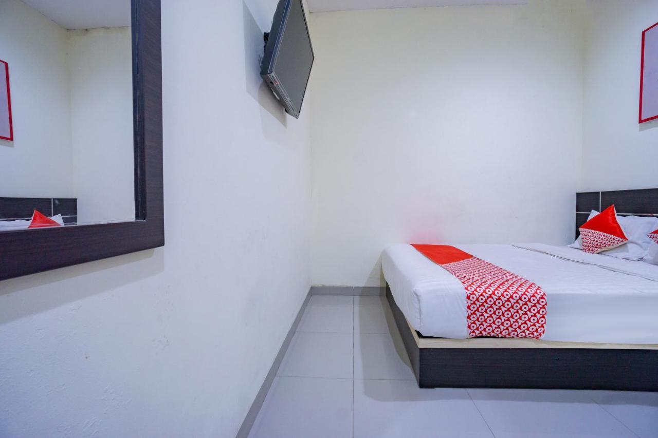 Oyo 2357 Syariah Grand Raudhah Hotel Jakarta Exterior photo